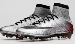 paarse nike voetbalschoenen
