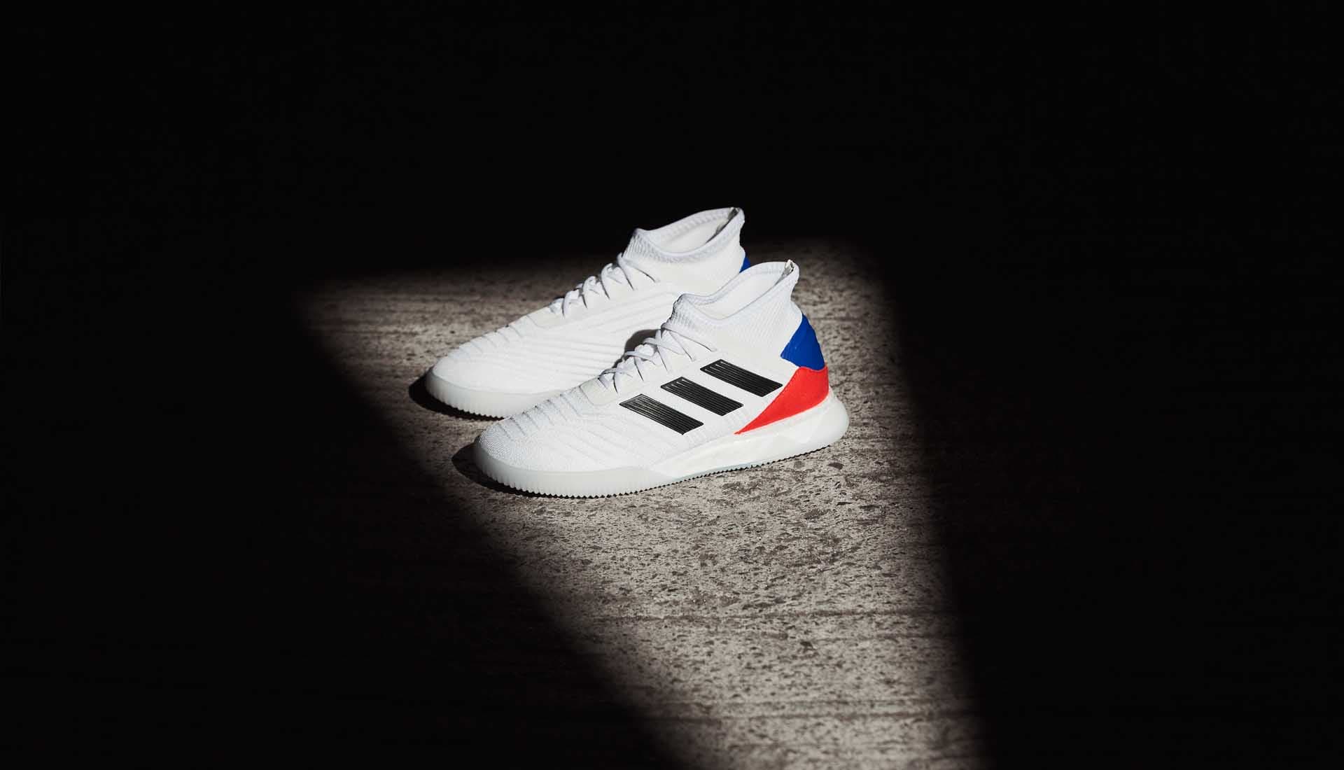 blauwe adidas sneakers