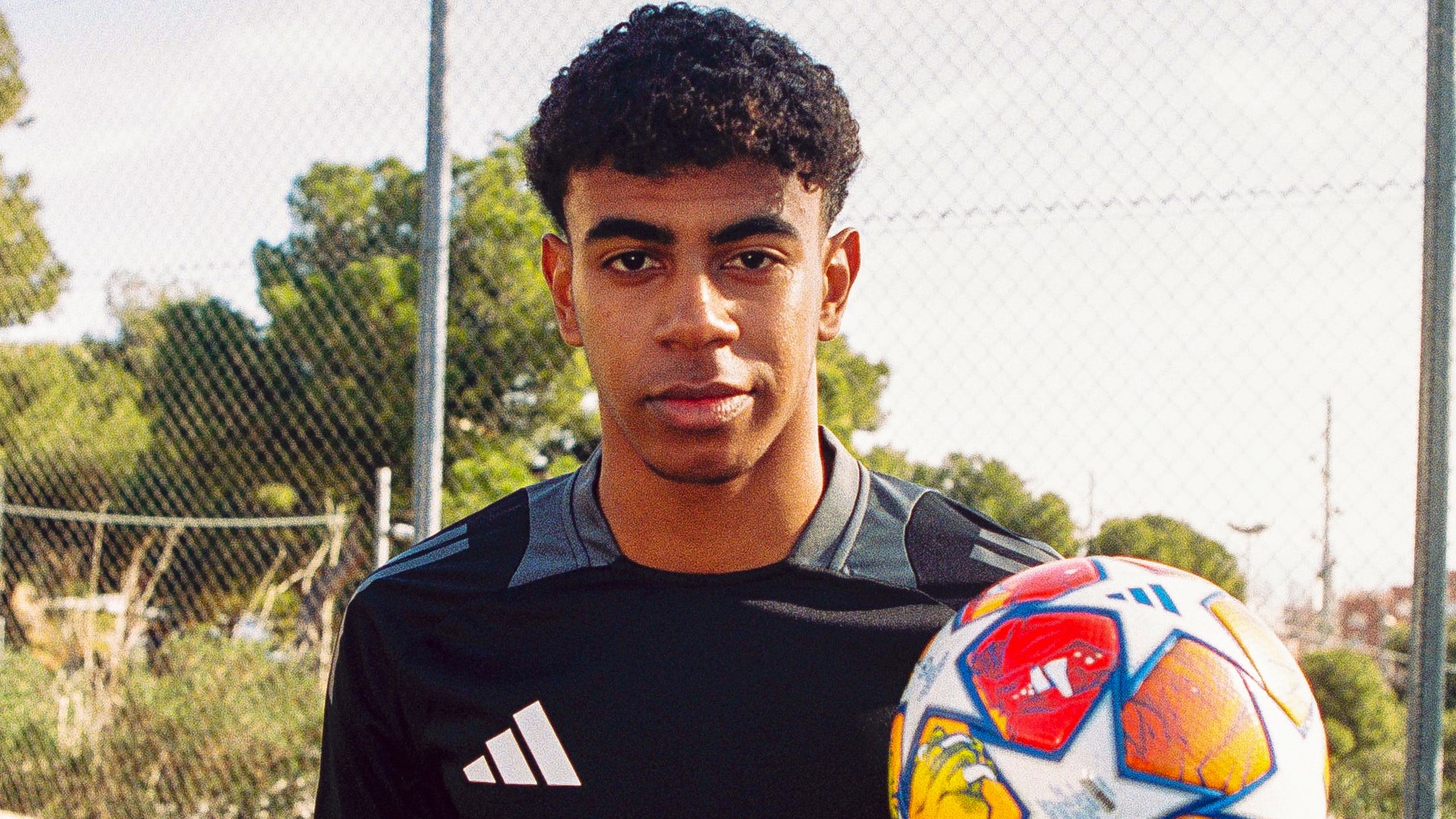 Lamine Yamal speelt vanaf nu op adidas voetbalschoenen