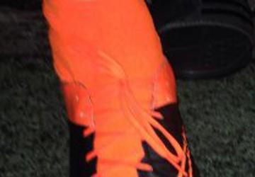 hypervenom-oranje-leer-voetbalschoenen.jpg