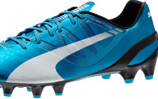 blauwepumaevospeed122015voetbalschoenen.jpg