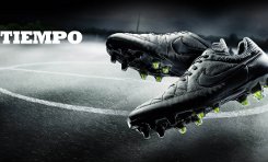 zwarte-nike-tiempo-voetbalschoenen.jpg