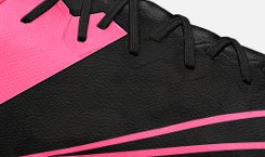 zwarte-nike-mercurial-vapor-voetbalschoenen-roze.jpg