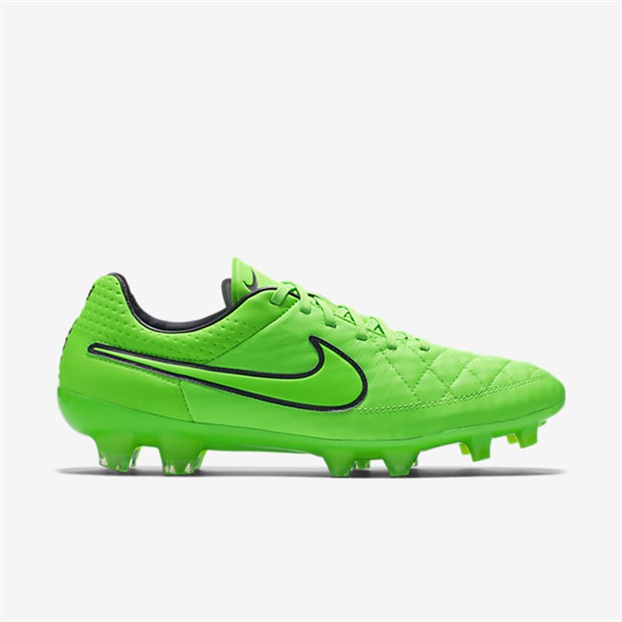 Groene -nike -tiempo -legend -v -schoenen