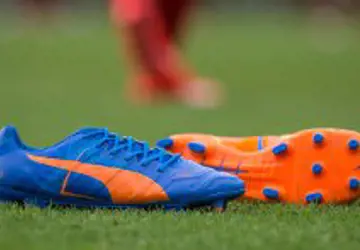 puma-evopower-voetbalschoenen-trick-blauw-oranje.jpg