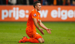 van-persie-op-oranje-adidas-x151-voetbalschoenen-4.jpg
