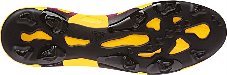 Onderkant -fel -gele -adidas -voetbalschoenen -ace