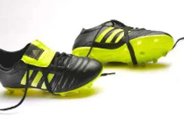 zwart-gele-adidas-gloro-151-voetbalschoenen-5.jpg