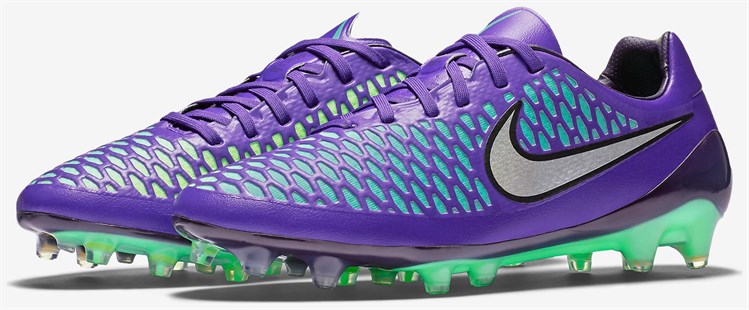 Paarse -Magista -Opus -voetbalschoenen