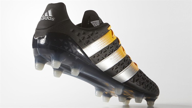 Zwart -goud -zilveren -adidas -16-voetbalschoenen