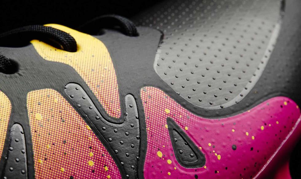 nieuwe-adidas-x-voetbalschoenen-zwart-geel-roze.png (1)