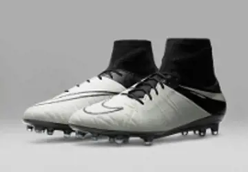 wit-zwarte-nike-hypervenom-ii-tech-craft-voetbalschoenen-4.jpg