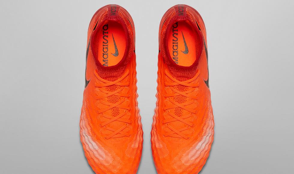 rode-nike-obra-voetbalschoenen.png