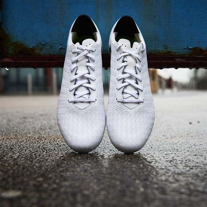 Witte -under -armour -clutchfit -schoenen