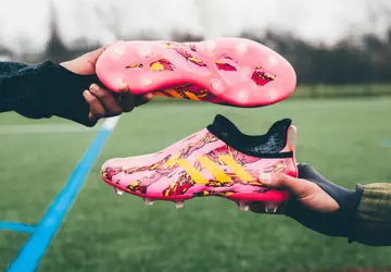 roze-glitch-voetbalschoenen-adidas.jpg