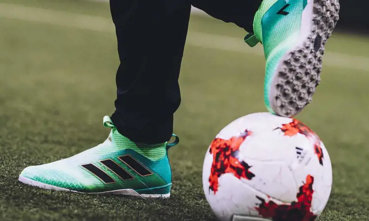 Fel groene adidas Tango Turbocharge kunstgras voetbalschoenen