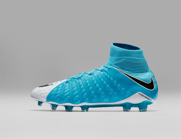 SU17_GFB_Motion Blur Pack _860643-104_NIKE HYPERVENOM PHANTOM III DF FG_4_8