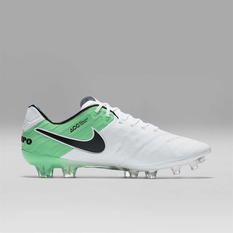 SU17_GFB_Motion Blur Pack _819177-103_NIKE TIEMPO LEGEND VI II FG_3_8