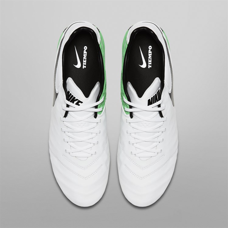 SU17_GFB_Motion Blur Pack _819177-103_NIKE TIEMPO LEGEND VI II FG_4_8