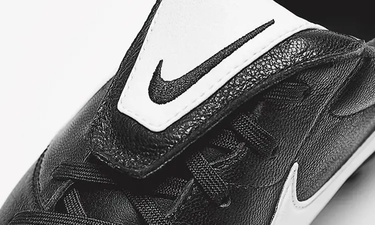 Nike lanceert zwarte, leren PREMIER 2 voetbalschoenen
