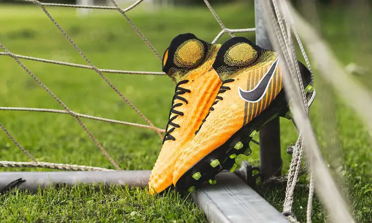 Zwart oranje Nike Magista Obra voetbalschoenen