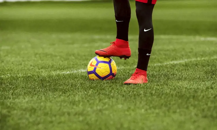 De nieuwe Nike Hypervenom Phantom III voetbalschoenen uit het PLAY FIRE PACK