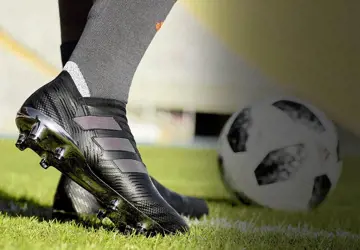 Nemeziz-adidas-headliner-voetbalschoen-Nitecrawler.jpg