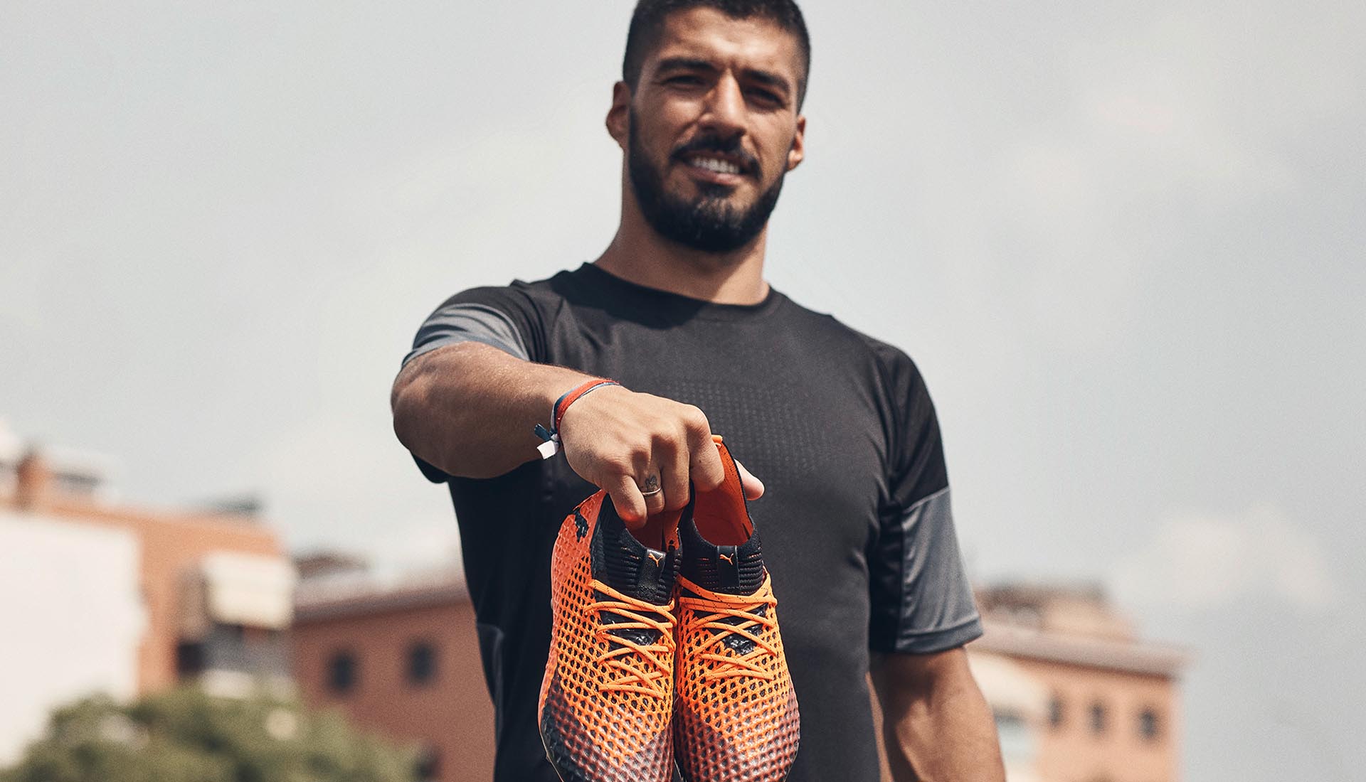 suarez-puma-netfit-voetbalschoenen.jpg