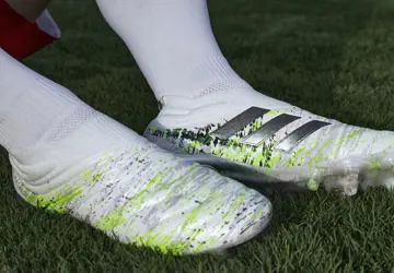 wit-groene-adidas-copa-voetbalschoenen.jpg