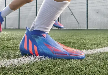 adidas-predator-edge-voetbalschoenen-blauw.jpg