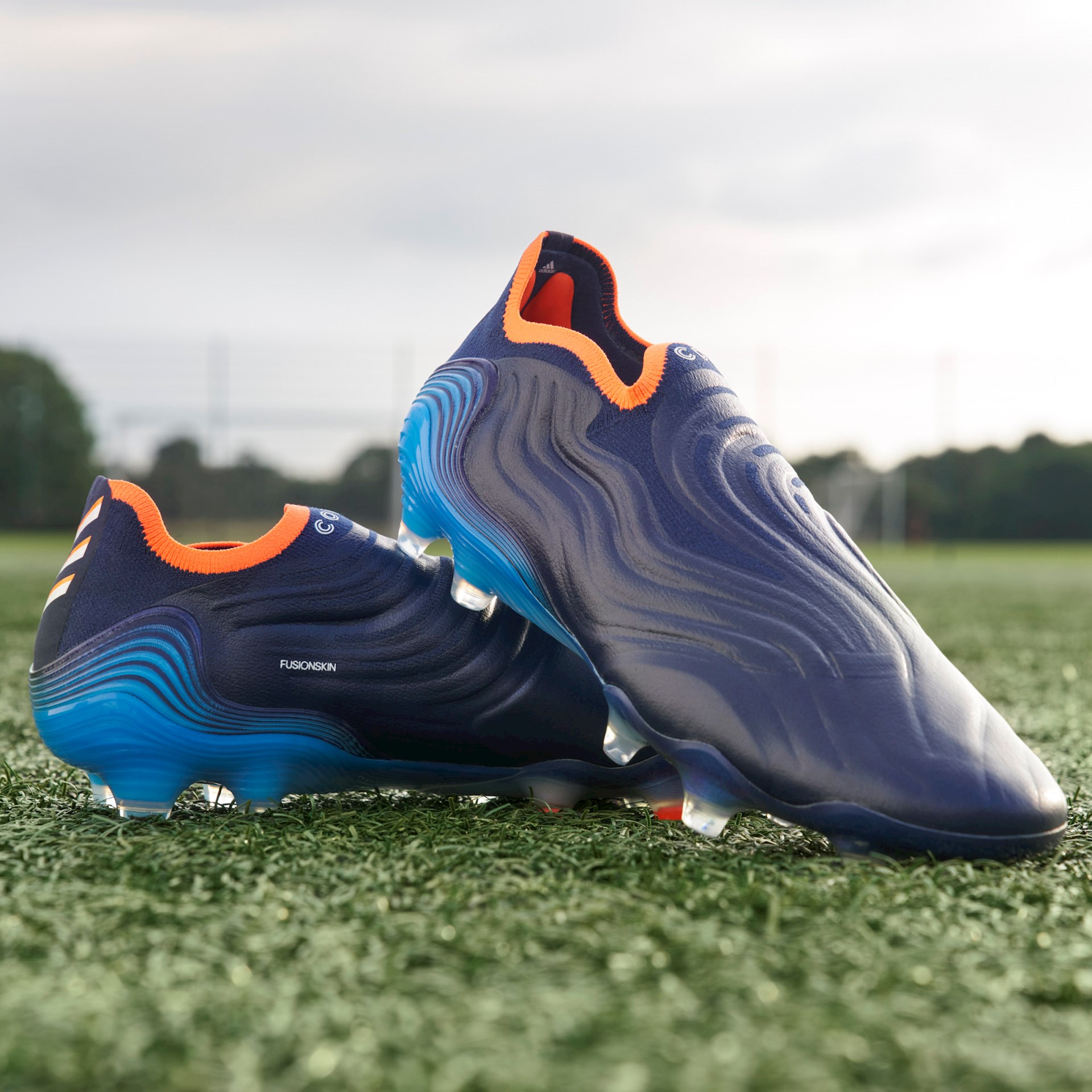 Donkerblauw oranje adidas Sense voetbalschoenen - Sapphire Edge pack - Voetbal-schoenen.eu