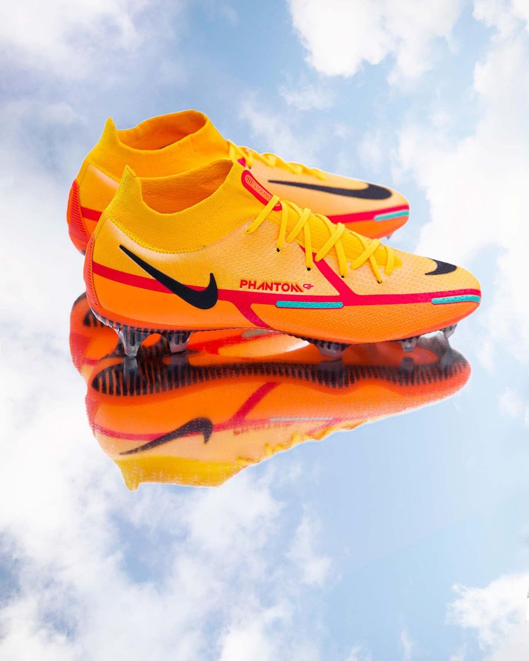 Oranje Nike Phantom GT voetbalschoenen