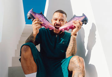 memphis-speelt-op-voetbalschoenen-puma.jpg