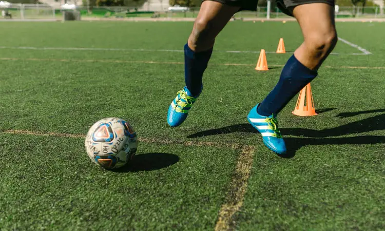 Hoe kies je de perfecte voetbalschoenen?