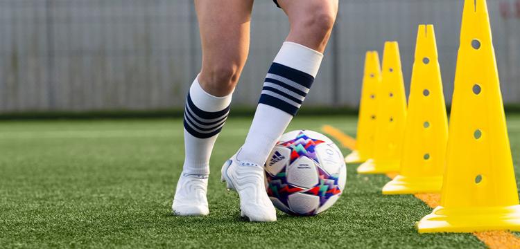 wit-blauwe-adidas-copa-sense-voetbalschoenen.jpg