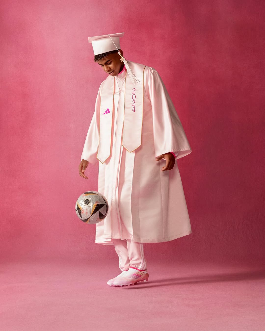 Dit zijn de roze adidas F50 Lamine Yamal LY304 voetbalschoenen