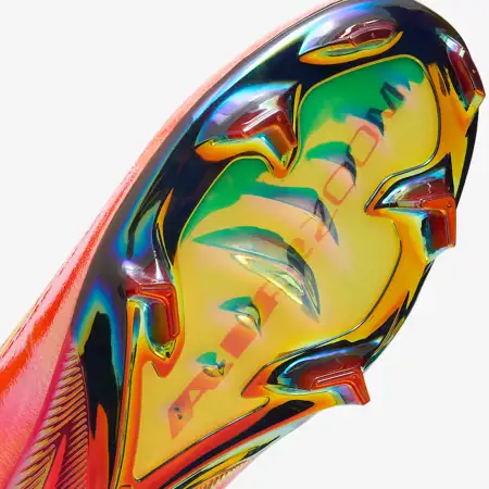 Nike lanceert knaloranje Mercurial Vapor Cosmic Speed voetbalschoenen