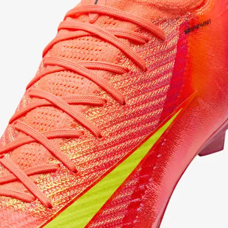 Nike lanceert knaloranje Mercurial Vapor Cosmic Speed voetbalschoenen