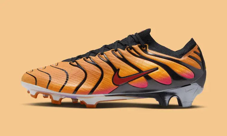 Vini JR lanceert oranje Nike Zoom Air Mercurial Vapor voetbalschoenen