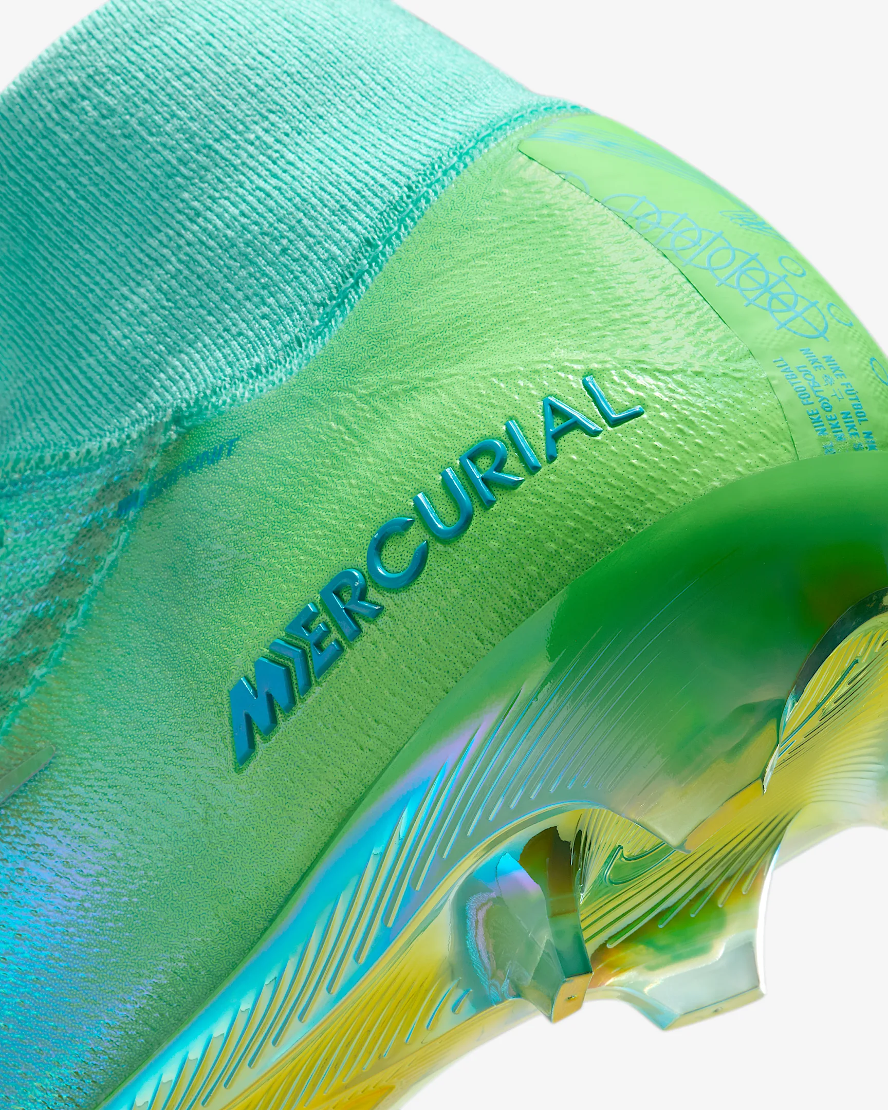 Nike lanceert turquoise Mercurial Superfly voetbalschoenen voor de allersnelsten! 