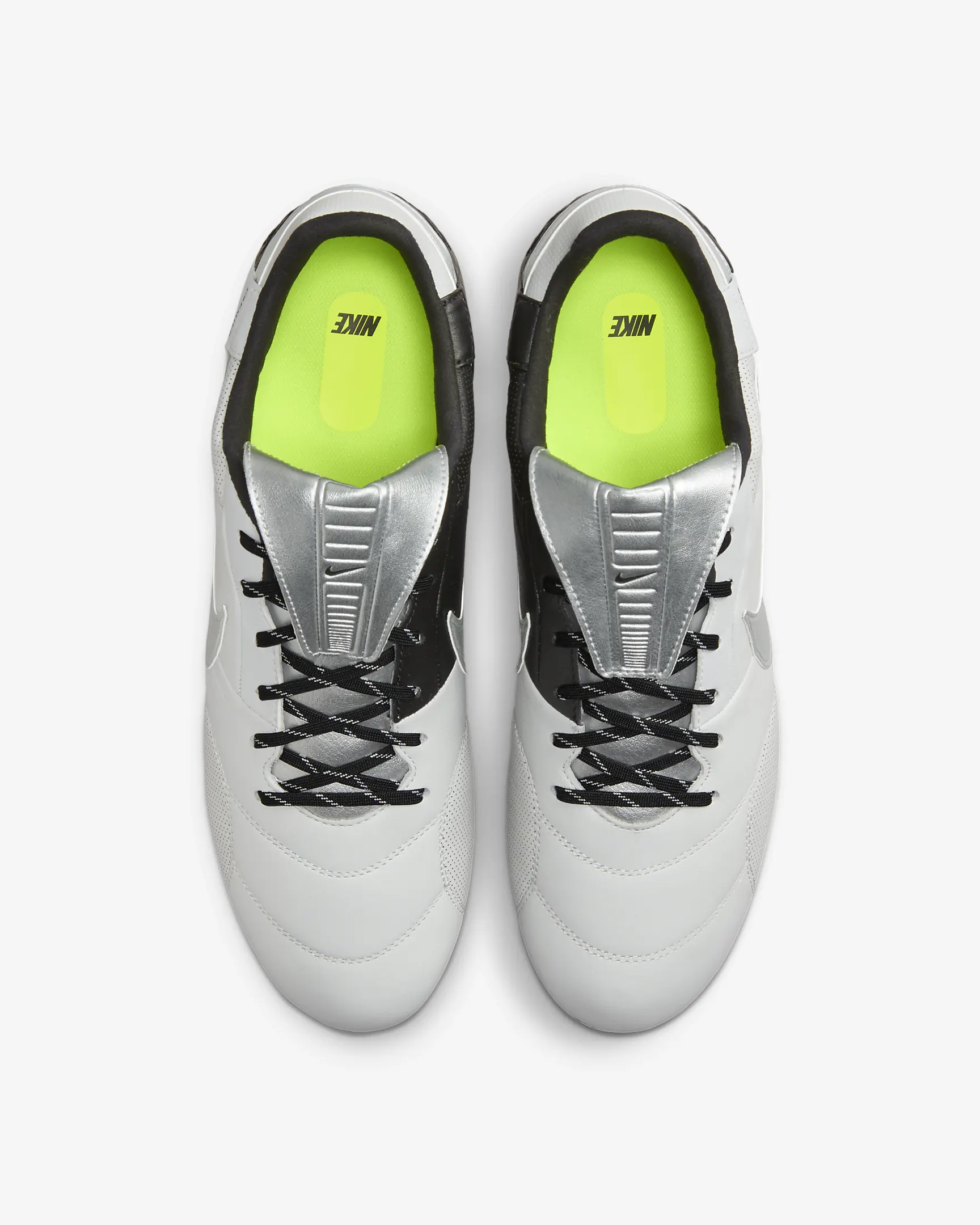 Nike lanceert wit/zwarte Nike Premier III voetbalschoenen