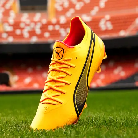 FOREVER FASTER! Puma lanceert oranje/roze voetbalschoenen voor EK 2024