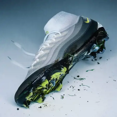 Nike eert Air Max 95 sneakers met limited edition Mercurial Superfly voetbalschoenen