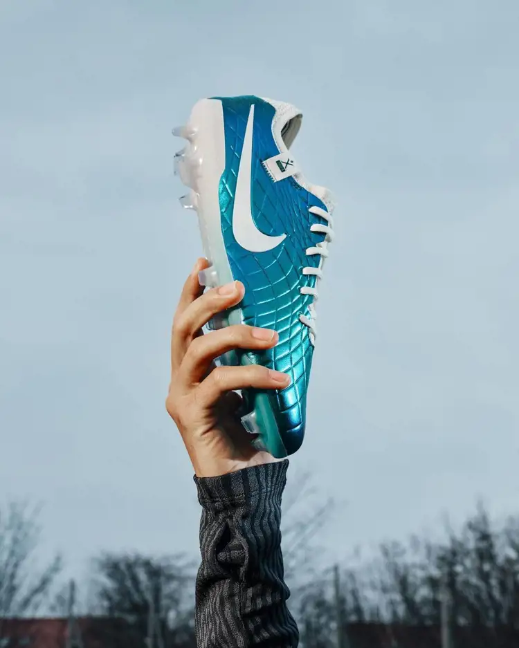 Nike lanceert Emerald Nike Tiempo voetbalschoenen ter ere van 30 jarig bestaan Tiempo!