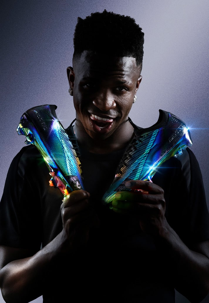 Nike lanceert glinsterende Nike Mercurial Cosmic Speed voetbalschoenen