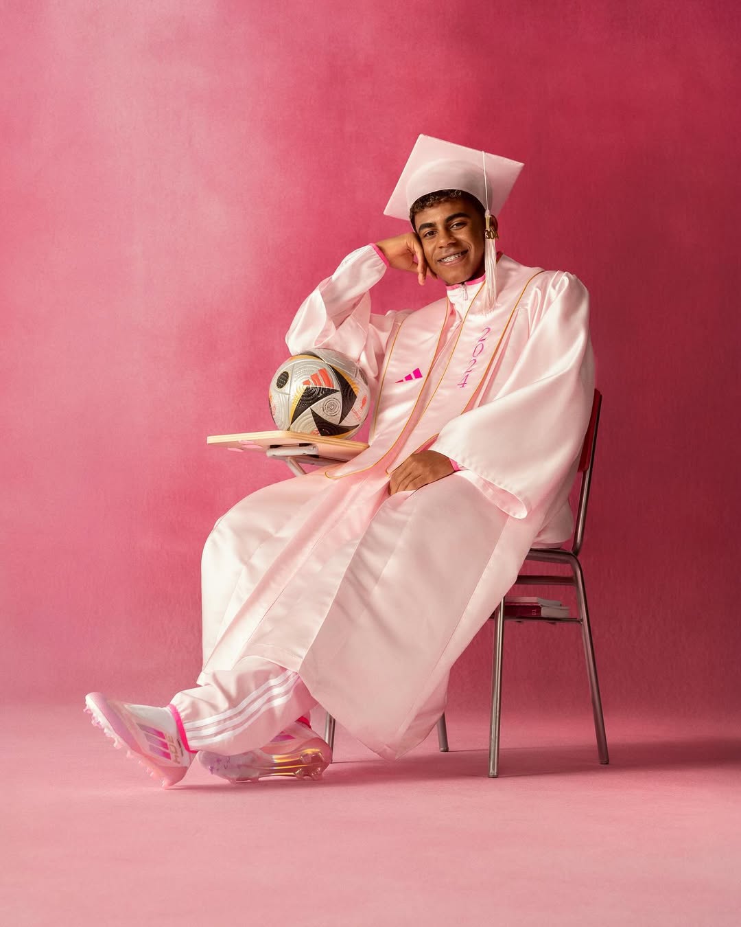 Dit zijn de roze adidas F50 Lamine Yamal LY304 voetbalschoenen