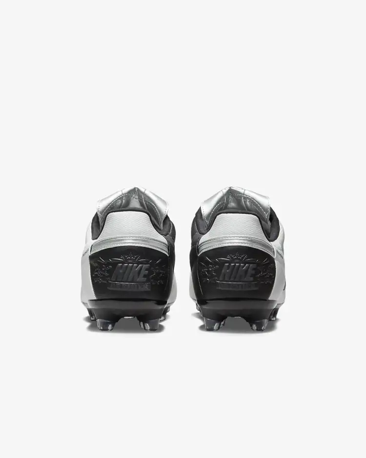 Nike lanceert wit/zwarte Nike Premier III voetbalschoenen