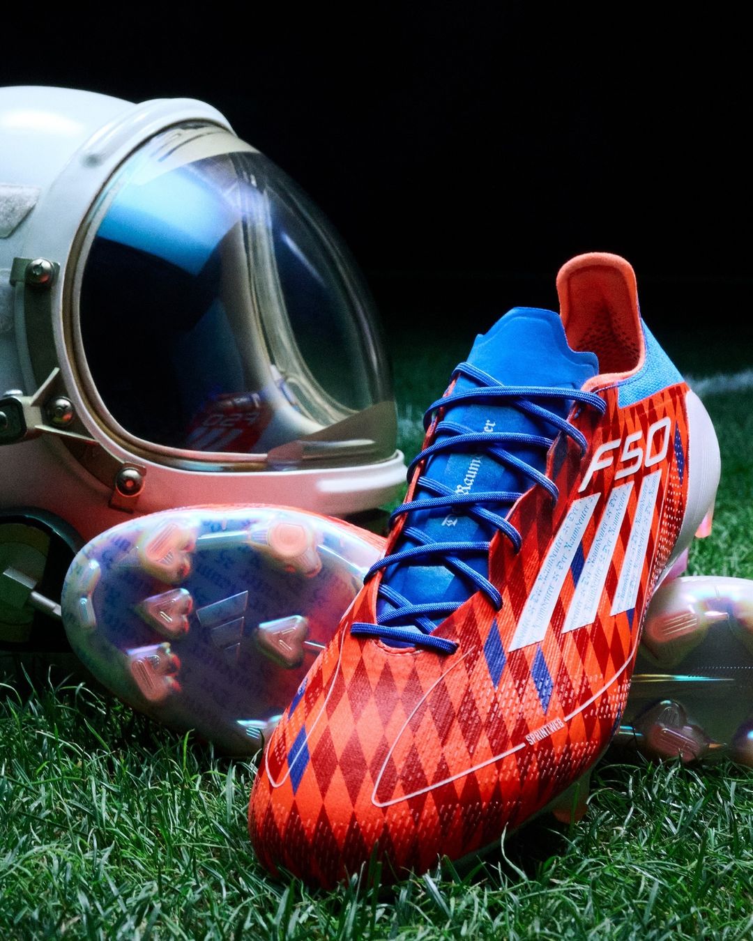 Dit zijn de adidas F50 Raumdeuter voetbalschoenen van Thomas Müller