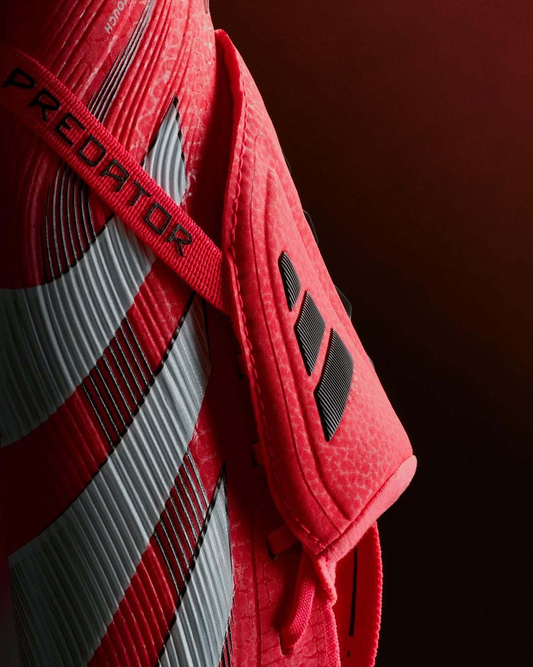 Dit zijn de adidas Predato, F50 en Copa voetbalschoenen uit het Pure Victory pack