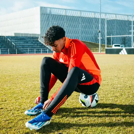 Lamine Yamal speelt vanaf nu op adidas voetbalschoenen